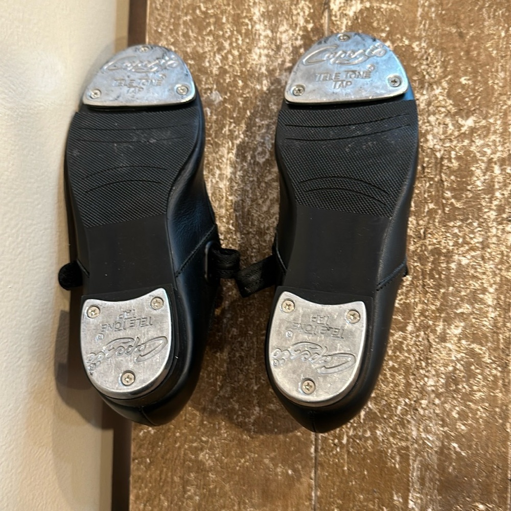 Capezio tap shoes size 1.5